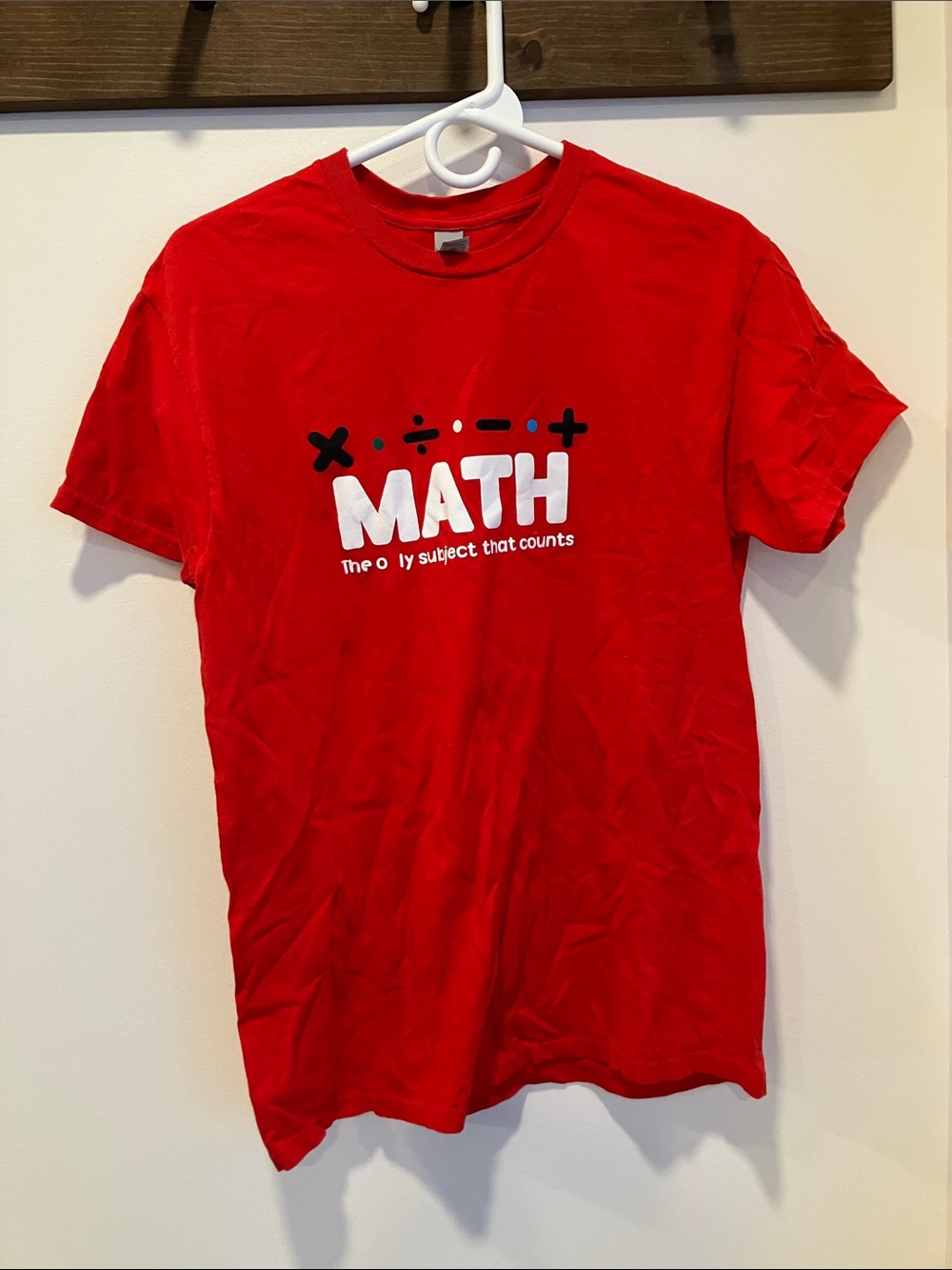 Gildan Red Short-Sleeve T-Shirt with Tag